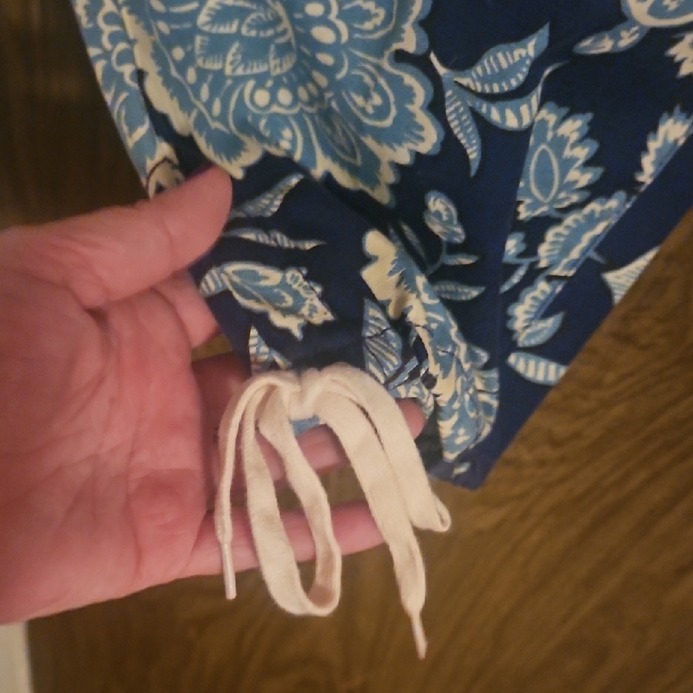 NWOT Tommy Hilfiger Capris - Picture 2 of 6